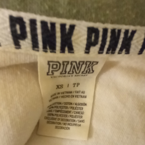 #76 VS Pink 1/2 Zip 🌸 - Picture 4 of 4